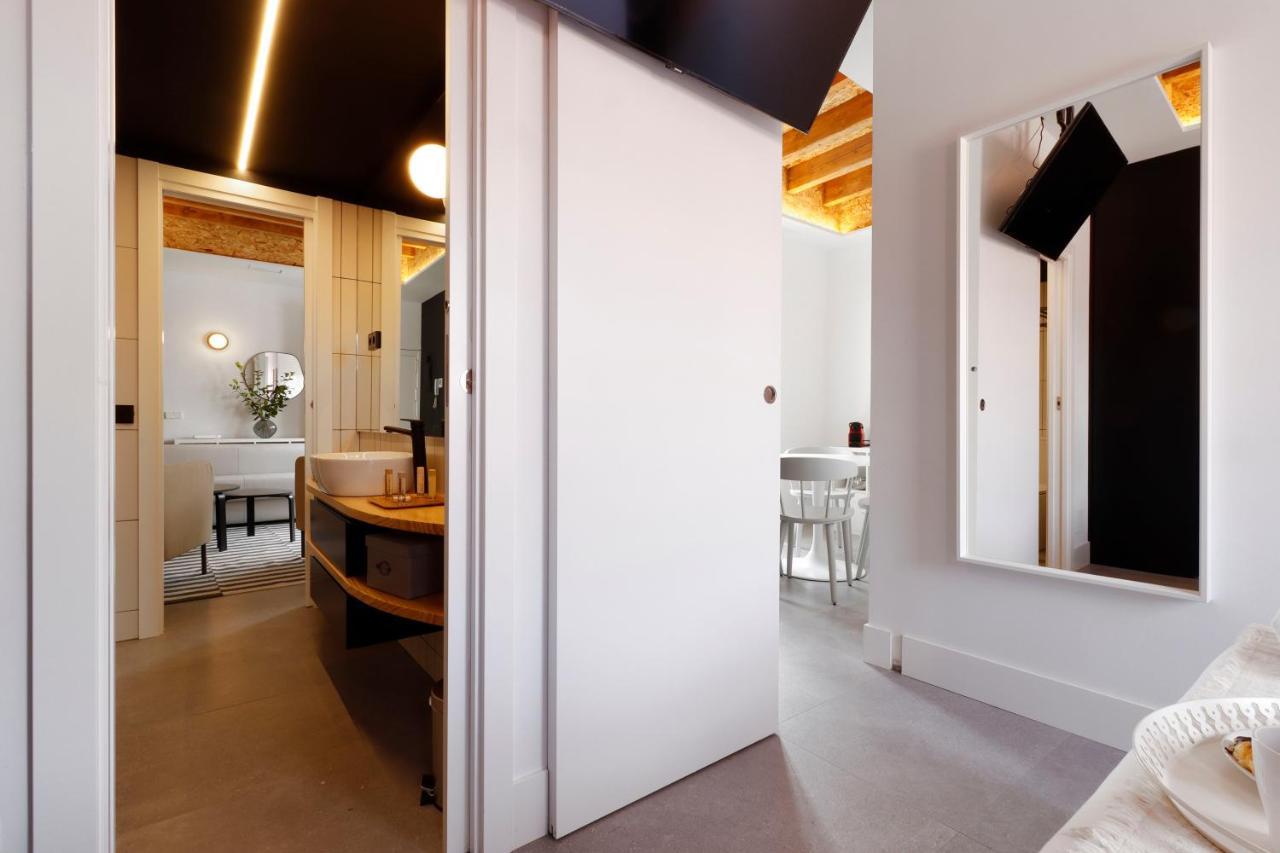 Malasana Design By Madflats Collection Madrid Luaran gambar